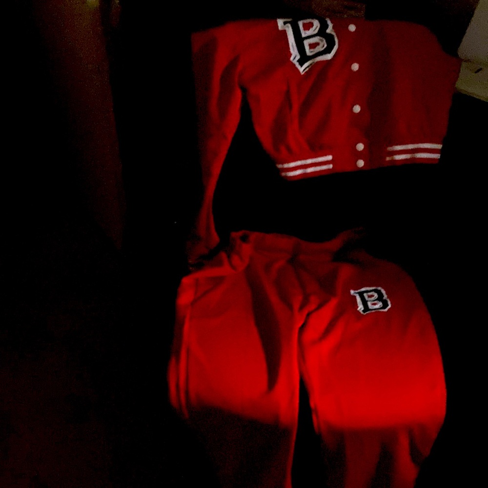 Amazon XL Sweat Suit